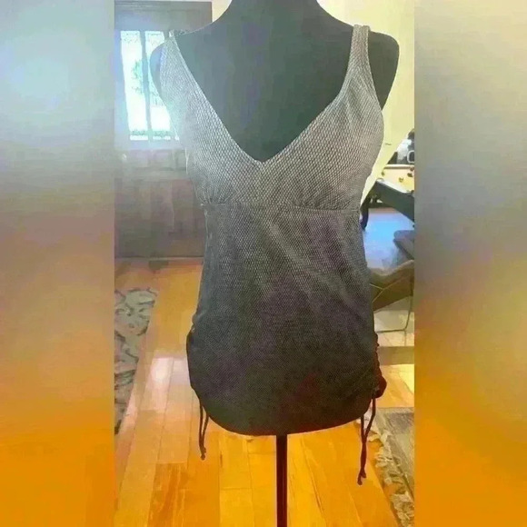 TYR Women’s Size 8 Swim DRESS ONE PIECE- Drawstring Sides — NWOT - Picture 1 of 9
